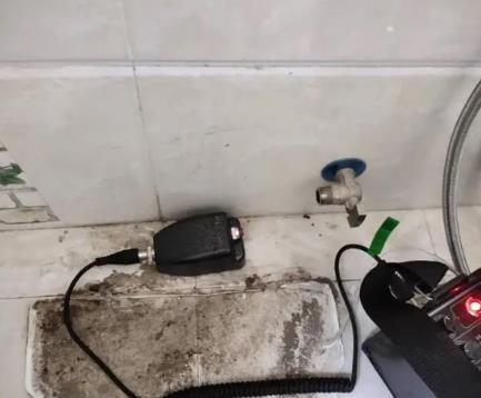 桃城屋顶漏水维修公司分享下卫生间漏水的危害及解决方法